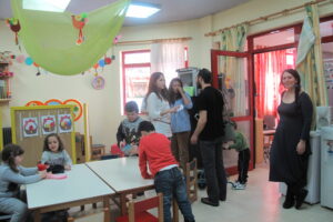 52.Το-Πανεπιστήμιο-των-Ορέων-Εξόρμηση-στο-1ο-ειδικό-σχολείο-Ρεθύμνης-6-4-2012-scaled