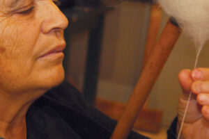 KOLONA-AFIXEIS-4-270x093cm